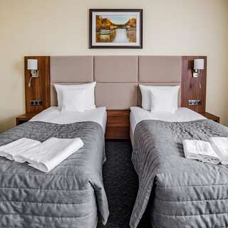 Отель Hotel Wodnik Быдгощ Улучшенный двухместный номер Делюкс с 1 кроватью или 2 отдельными кроватями-2
