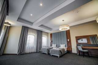 Отель Hotel Wodnik Быдгощ Улучшенный двухместный номер Делюкс с 1 кроватью или 2 отдельными кроватями-3